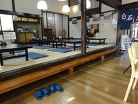 Medium_02_やまぶき亭建物内通路