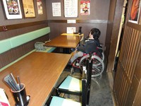 Medium_01_利久サンモール一番町テーブル席