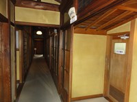 Medium_03_鐘景閣建物内通路