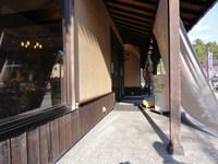 Medium_03_寺町小路駐車場～建物までの屋根