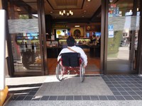 Medium_01_寺町小路建物出入口