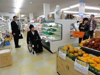 Medium_01_スーパーさいち建物通路
