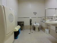 Medium_01_宮城県庁1階介助できるスペース