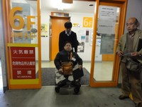 Medium_01_bivi東口一般駐車場～トイレ屋根あり