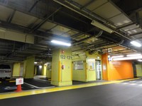 Medium_01_アエル駐車場～トイレ屋根あり