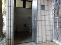 Medium_01_勾当台公園建物出入口