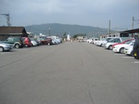 Medium_駐車場２