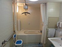 Medium_03_白石薬師の湯車いす対応トイレ付客室