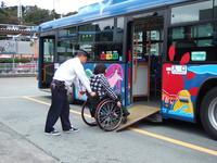 Medium_canばす車椅子乗車の介助