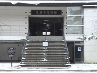 Medium_宝物館入口1
