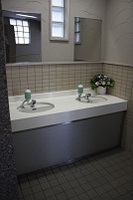 Medium_駐車場女子トイレ洗面台