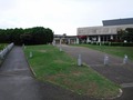 Thumb_007一般駐車場側より施設全景