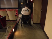 Medium_037上映場内通路２