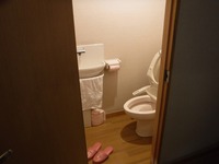 Medium_110和洋室トイレ出入口より望む
