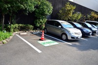 Medium_006正面駐車場