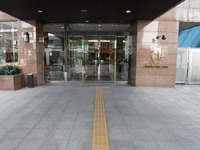 Medium_076.ホテル正面入口
