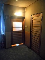 Medium_トイレ入口全景
